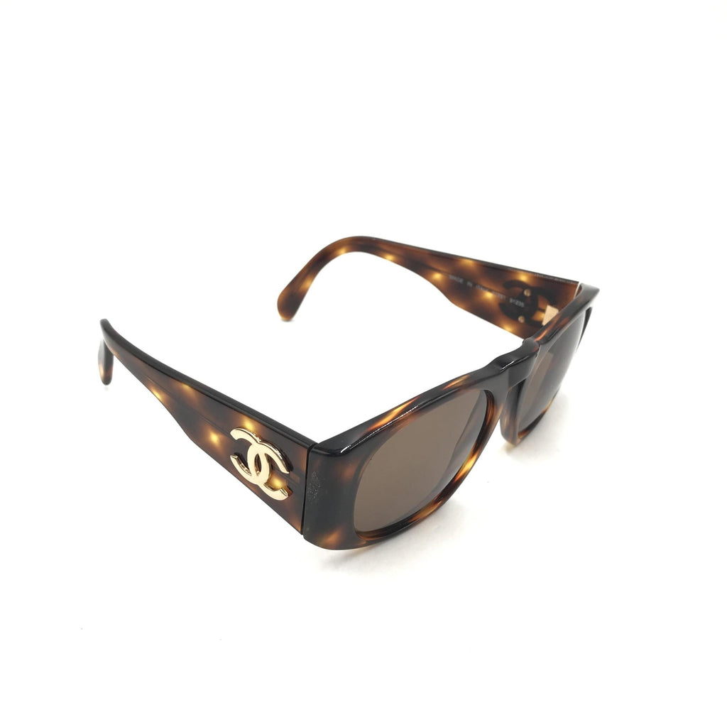 Vintage Classic Tortoise Sunglasses