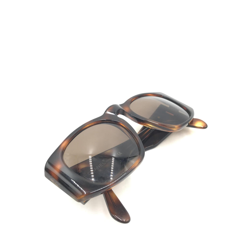 Vintage Classic Tortoise Sunglasses