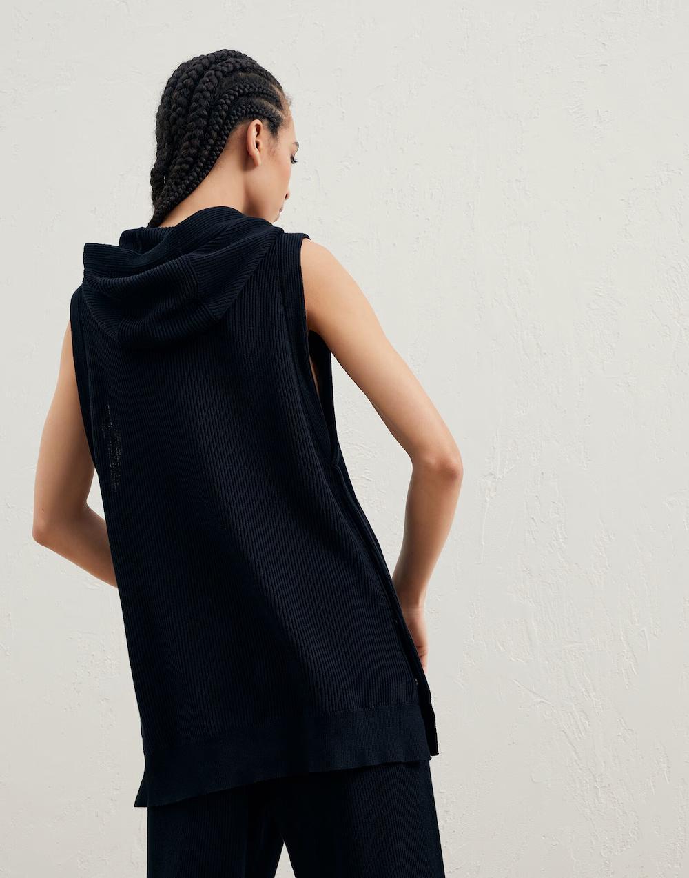 Black Cotton Sleeveles Sweater