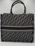 DIOR TOTE BOOK Grande Tote