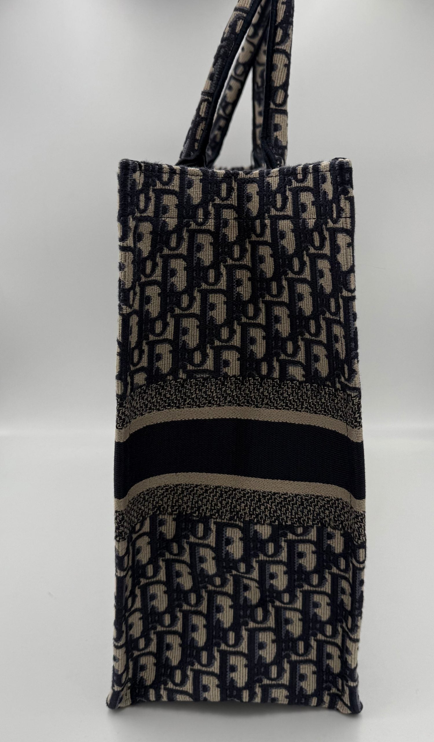 DIOR TOTE BOOK Grande Tote