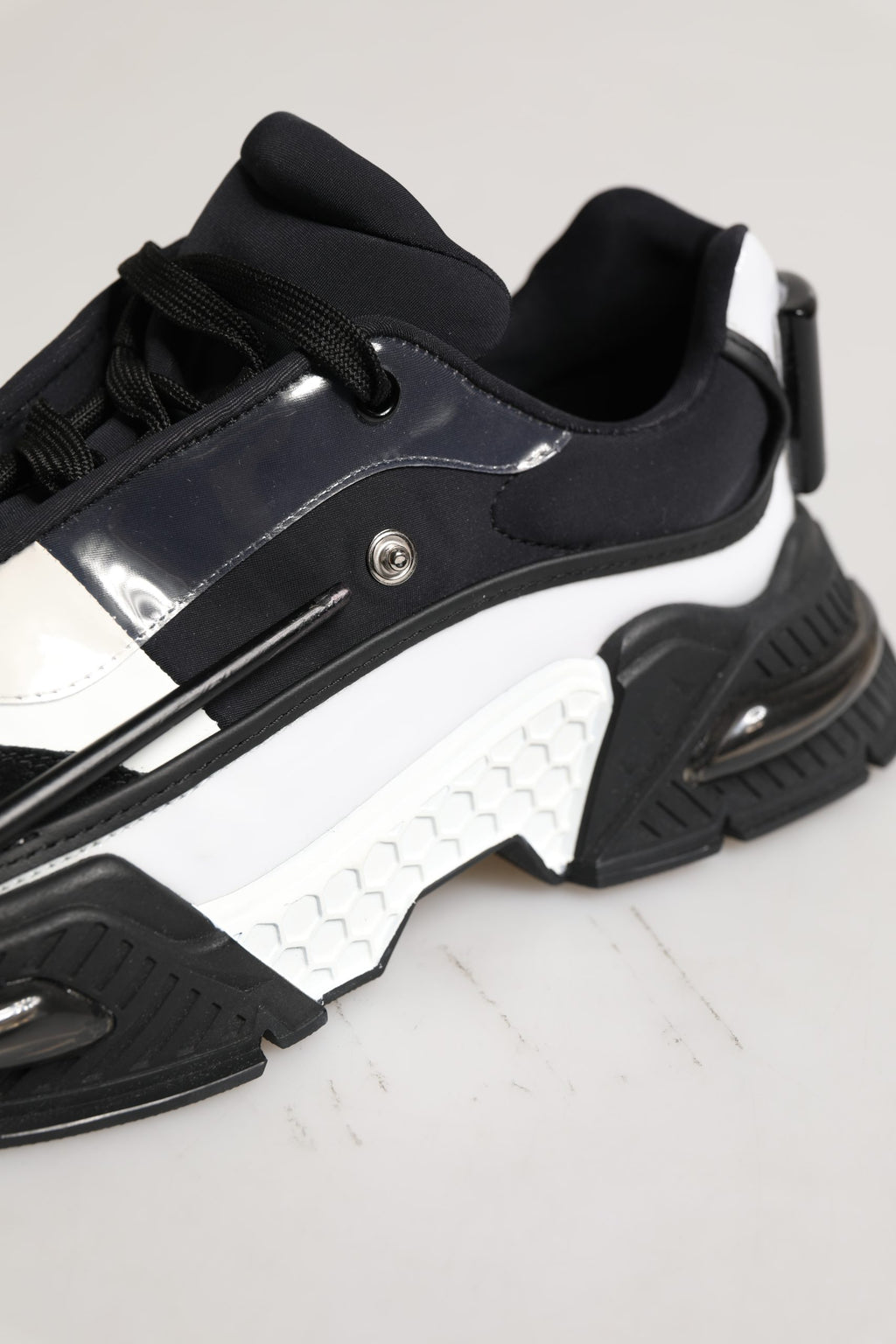 White Black Logo Airmaster Men Sneakers Shoes