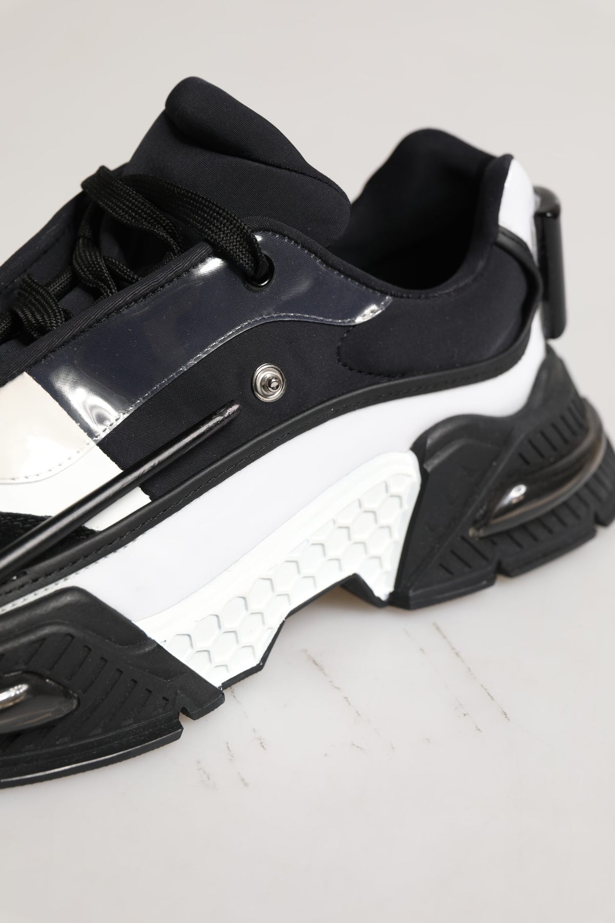 White Black Logo Airmaster Men Sneakers Shoes