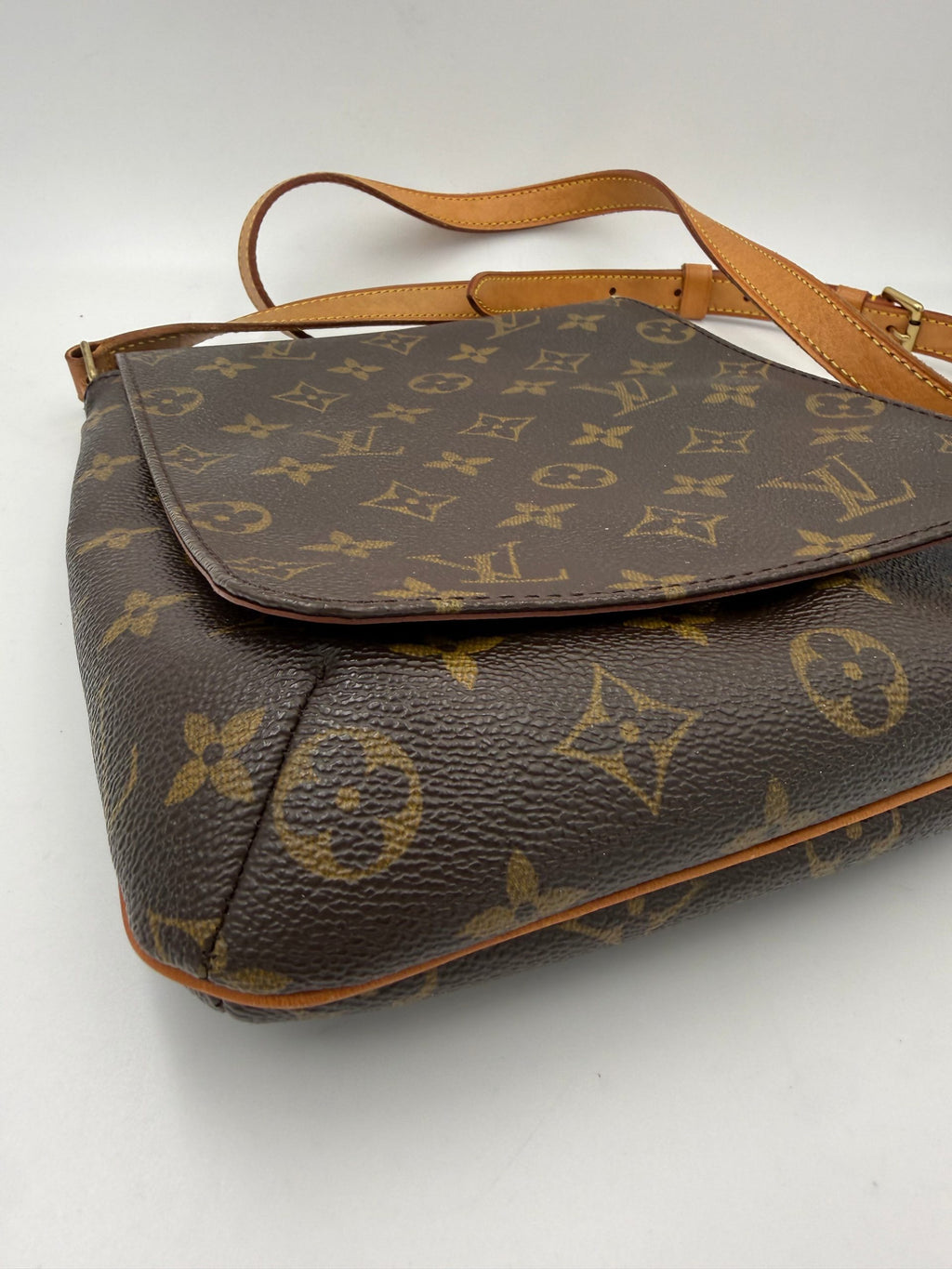 LOUIS VUITTON MUSETTE Monogram Handbag