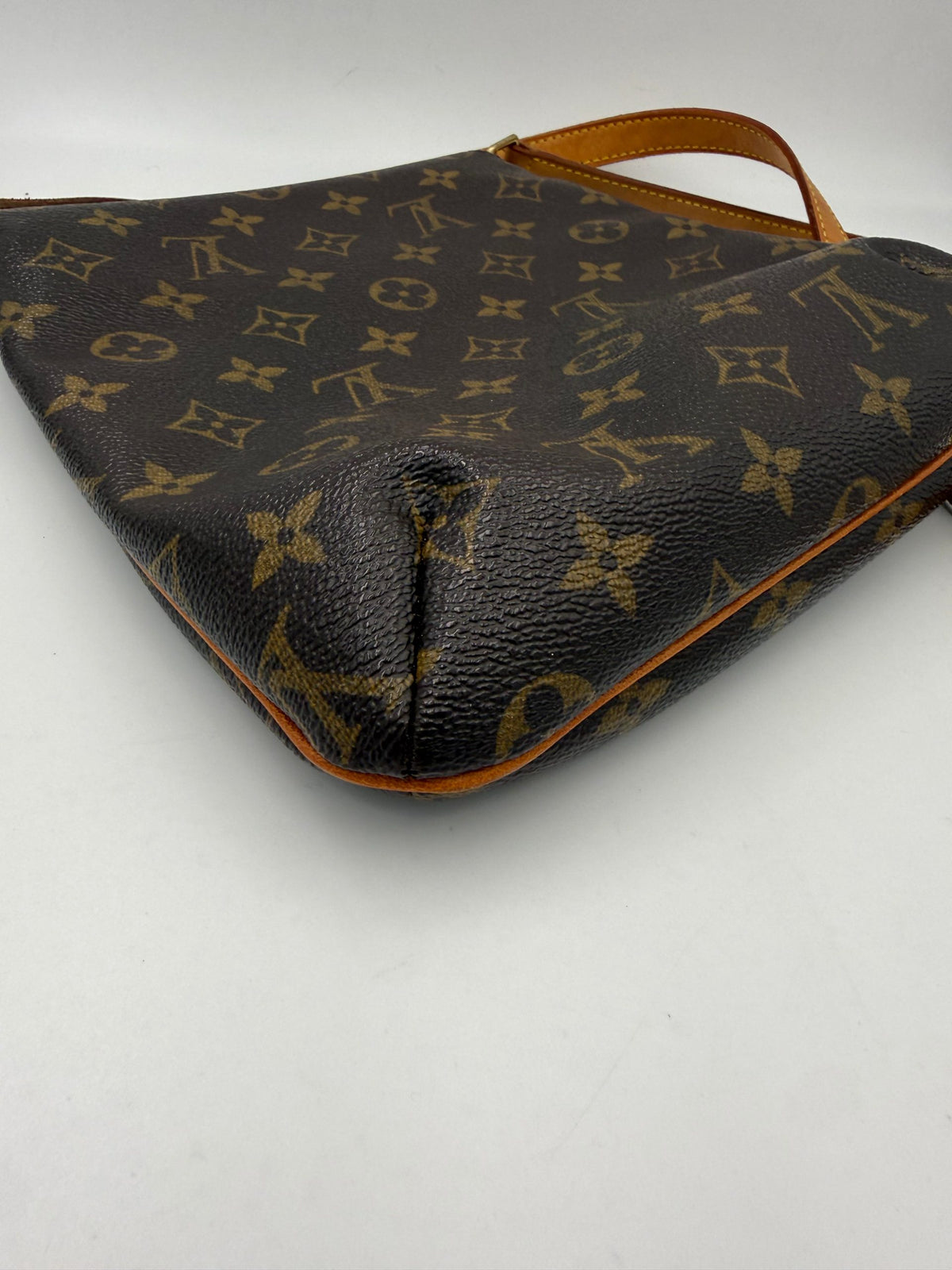 LOUIS VUITTON MUSETTE Monogram Handbag