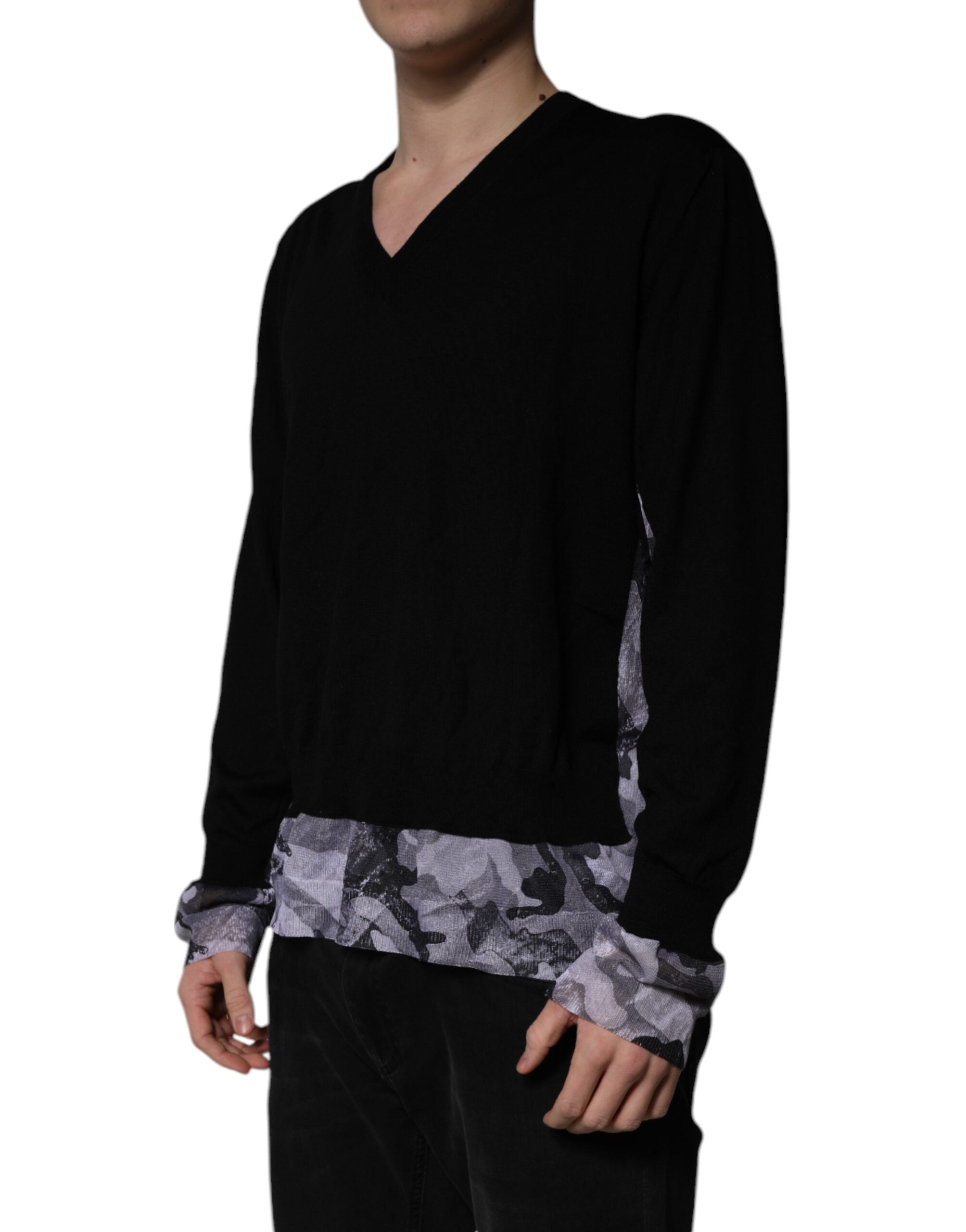 Black Camouflage V-neck Pullover Sweater